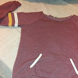 Red cut-out neck sweat shirt made from recycling m